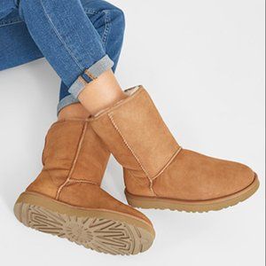 UGG Classic Short II Boots Chestnut *USED*